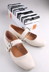 DV By Dolce Vita Womens Munich Ivory Flat Shoes Shoes NIB - Picture 1 of 7