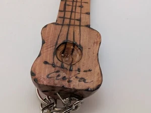 Cuba Flag Guitar Souvenir Keychain - Picture 1 of 5