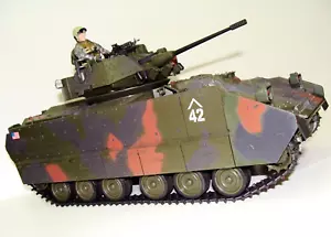 1:18 Forces of Valor U.S Army Armored M3A2 Bradley IFV Infantry Fighting Vehicle - Picture 1 of 17