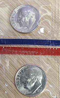 1994 P & D ROOSEVELT DIMES IN US MINT CELLO – BU UNCIRCULATED COIN SET LOT - Image 1 of 4