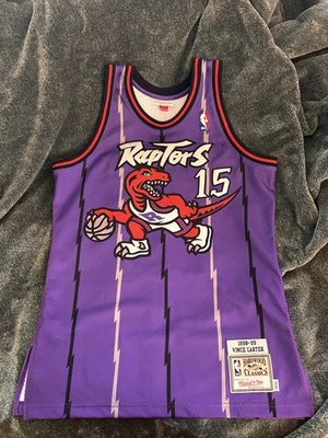 Mitchell & Ness Vince Carter Toronto Raptors 1998/99 Authentic Jersey, Size 40 - Image 1 of 4