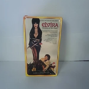 ELVIRA MISTRESS OF THE DARK - CASSANDRA PETERSON - R&G VIDEO - 1990 - VHS TAPE - Picture 1 of 4