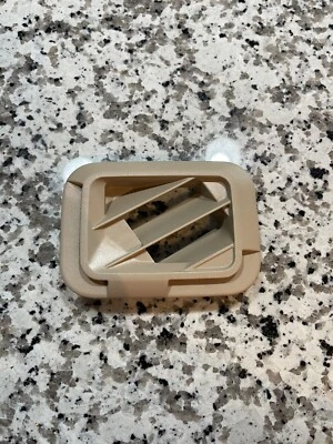 Ventilación de alfombra de pasajero Lexus LS430 2001-2006 bronceada  Foto 1 de 2