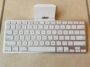 DOCKING STATION TASTIERA APPLE IPAD - Foto 1 di 3