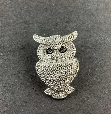 Sabio y elegante: colgante de búho con acento de diamantes negros en enlace de platino - 3,09 g STS Ka Foto 1 de 3