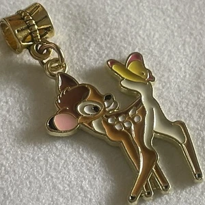 Colgante de esmalte BAMBI Y MARIPOSA dorado pltd Disney se adapta a pulsera con dije europeo - Imagen 1 de 11