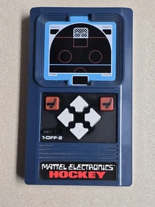 Juego portátil de hockey Mattel Electronics vintage 1978 original probado y funcionando - Imagen 1 de 9