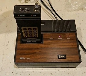 Radioshack Duofone ET-300 telefono cordless vintage 1979 e base anni 70 look legno - Foto 1 di 7