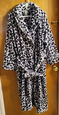 Sonoma Womens Gray Black Animal Print Plush  Fleece 49"Long Robe 2X Belt Pockets - Image 1 of 4