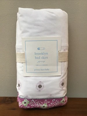 NUEVO Pottery Barn Niños Bebé Brooklyn Cuna Cama Nivel Volantes Falda Púrpura Floral Foto 1 de 4