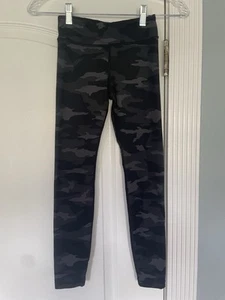 Athleta Girl Black Camo Leggings Médium 8-10 - Picture 1 of 5