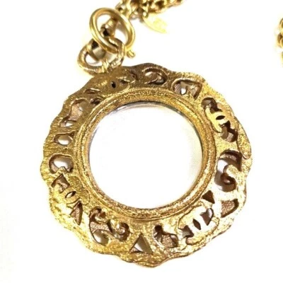 Collar Cadena Colgante Lupa Logo Chanel CC Color Dorado 55cm JPN [Usado] Foto 1 de 4