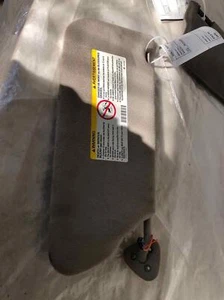 2000 - 2004 CADILLAC SEVILLE SLS Front Sun Visor w/ Mirror & Light Driver Left - Picture 1 of 19