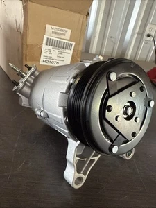 AC Compressor for Pontiac G6, Chevrolet Malibu, Saturn Aura - Picture 1 of 4