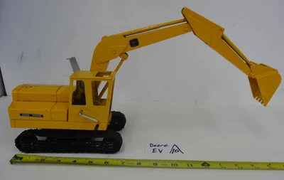 Vintage 1970s Ertl Construction Yellow John Deere Excavator Tractor 1/16 Scale - Image 1 of 4