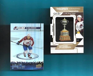 ¡AMBOS! NATHAN MACKINNON-COLORADO! 2023-24 OPC TROPHY GANADORES BYNG/UD PC'S - Imagen 1 de 2