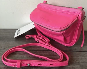 BORSA KENZO ROSA FLUORESCENTE A TRACOLLA/SPALLA/POLSO VENDITA AL DETTAGLIO £360 NUOVA CON ETICHETTE - Foto 1 di 19