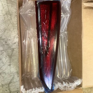 Genuine Hyundai Tail Lamp Assembly 92403-J9500 - Picture 1 of 3