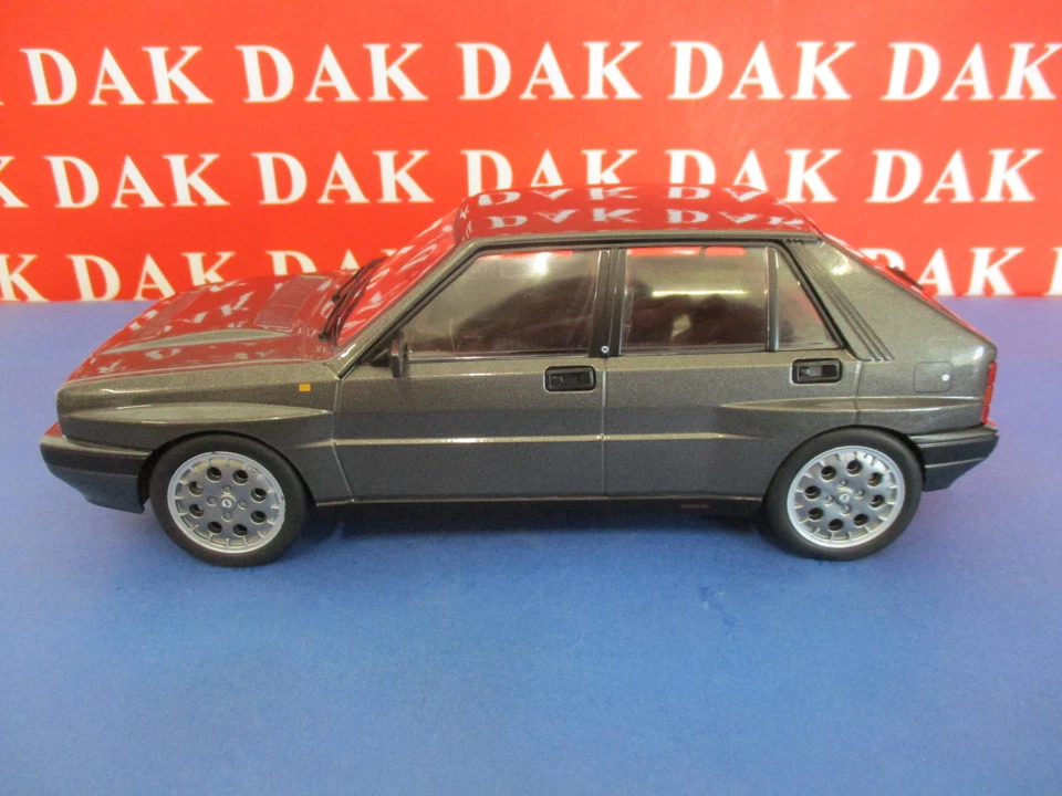 1990 Lancia Delta HF Integrale 16v Grigio Metallizzato 1 18 Triple9 Diecast