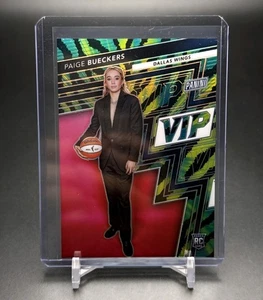 Paige Bueckers 2025 National VIP Gold Pack Baja Stripe Rookie RC SP Variation - Bild 1 von 2