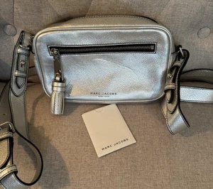 Marc Jacobs Zoom Tassel Silver Metallic Crossbody Bag. - Picture 1 of 8