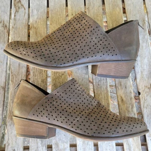 PIERRE DUMAS Brown Perforated Booties Low Heels Shoes 10 - Picture 1 of 5