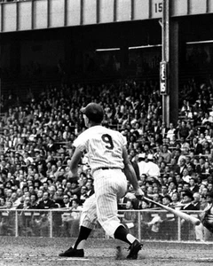 1961 New York Yankees ROGER MARIS Glossy 8x10 Photo '61st Home Run' Print Poster - Picture 1 of 1