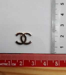 Targhetta Chanel Argento - Foto 1 di 2