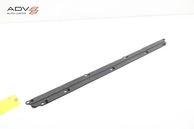 Chevrolet Blazer EV 2024 lado izquierdo del conductor debajo de la carrocería cubierta deflector de aire OEM Foto 1 de 4