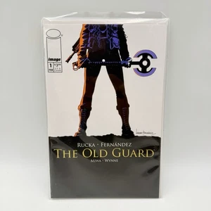 The Old Guard #1 - Cubierta variante lámina dorada - Image Comics 2017 impresión baja difícil de encontrar - Imagen 1 de 6