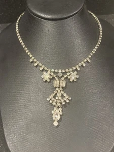 Vintage Strass Halsreif Halskette klare Steine und Kristalle 60er Jahre Modeschmuck - Bild 1 von 9