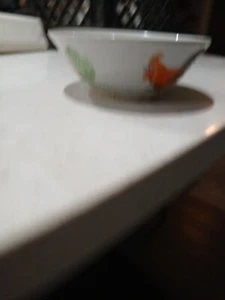 Vintage CHINESE QING PORCELAIN FAMILLE ROSE VERT CHICKEN ROOSTER FOOTED CUP BOWL - Picture 1 of 8