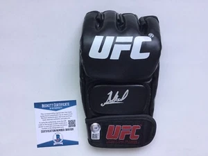 Guante Beckett Islam Makhachev Autografiado Firmado UFC BAS Certificado de Autenticidad c - Imagen 1 de 2