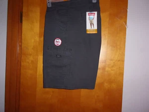 NEW MEN'S WRANGLER CASUAL FLEX FOR COMFORT DK.GREY FLAT FRONT RELAXED FIT SHORTS - Picture 1 of 4