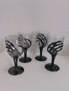 Halloween Skeleton Hand Beverage Gray Goblet Acrylic 11.8oz Wine Glass 4 Pcs NEW - Picture 1 of 5