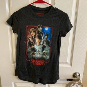 Stranger Things Charakter T-Shirt Damen Größe S Kurzarm grau - Bild 1 von 4