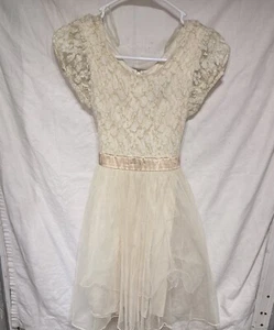 Xtraordinary Girls Party Dress Size 14 Gold Cream Metallic Lace Tulle Bow - Picture 1 of 8