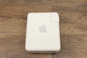 Authentic Apple Airport Express Wifi Router Extender 1st Generation No Cable - Picture 1 of 3
