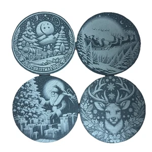 Weihnachten Graviert Schiefer 4" Untersetzer Zug Rentier Santa Schlitten Rund 4er Set - Bild 1 von 6