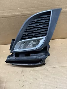 2010 2011 Mazda 3 driver side Foglight Left Bumper Lamp Fog Oem Trim Cover - Picture 1 of 20