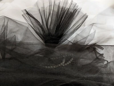 Ilusión de tul 108" de ancho por yarda en 21 colores, boda, costura, disfraces Foto 1 de 4