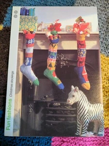 Marshal Cavendish - Christmas Stockings - Vintage Knitting Pattern - Picture 1 of 2
