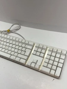 Genuine USB Wired Apple Keyboard A1048 with Two USB Ports - Picture 1 of 4