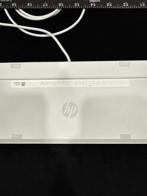 HP 125 White Wired Slim USB Keyboard US M54851-001 Model: TPC-P001K - Image 1 of 4