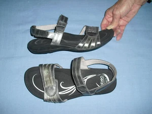 Abeo Biosystem Brynn Metallic Silver Gold Sandals Womens Sz 7.5 N Leather - Picture 1 of 6