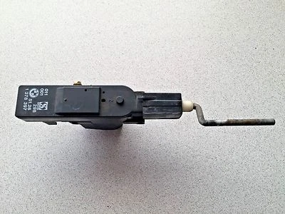 BMW 535i E34 1987-1996 ~ Actuador de tapa de combustible ~ pieza OEM Foto 1 de 3