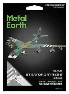 Fascinations Metal Earth B-52 STRATOFORTRESS Bomber Americano 3D Acciaio Model Kit - Foto 1 di 7