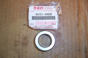 SUZUKI GSXR600 LEFT SIDE REAR AXLE BEARING SPACER GSXR GSX-R 600 kp 64751-44G00  - Picture 1 of 3