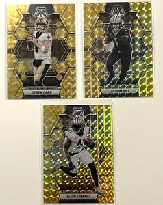 2023 SAINTS YELLOW REACTIVE MOSAIC Prizm LOT (3). D. Carr, T. Hill, A. Kamara - Imagen 1 de 11