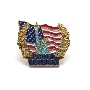 Stolzer Veteran Pin Freiheitsstatue amerikanische Flagge USA Patriot Freiheit Ehre Vintage - Bild 1 von 3